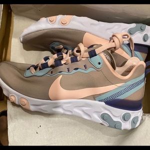 Nike Shoes - Nike react element 55 pink 6.5 Nike Shoes - Nike react element 55 pink 6.5